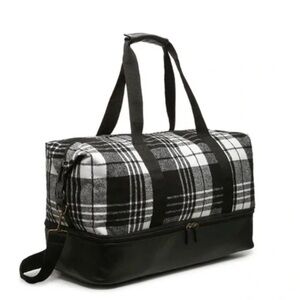 Luggage bag with shoe compartment